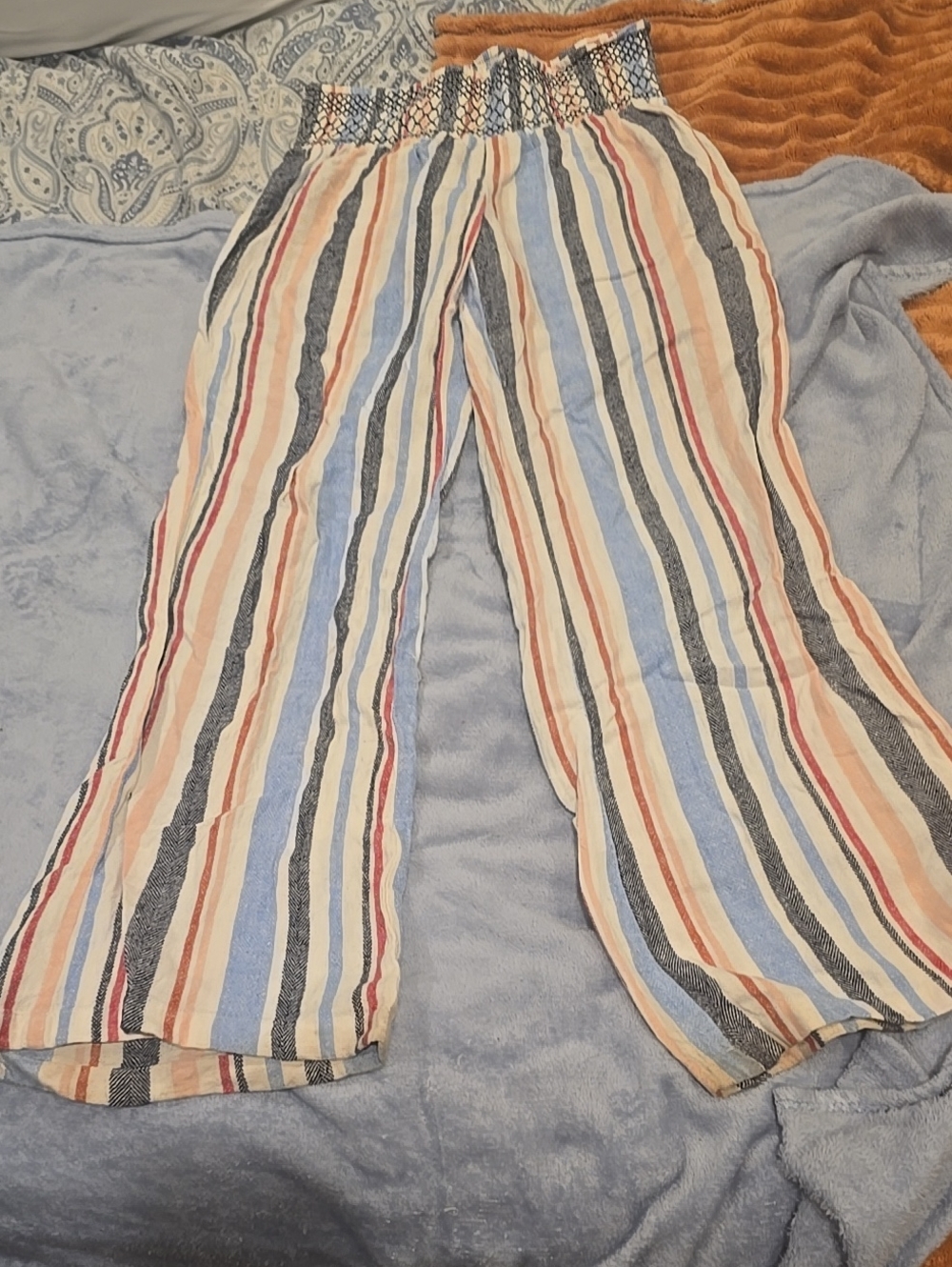 Like New So Linen Red White Blue Flare Pants